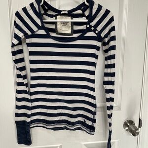 Abercrombie & Fitch weathered light weigh Navy and White Striped Long Sleeve Top